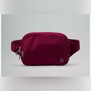Lululemon Everywhere Belt Bag 2L
